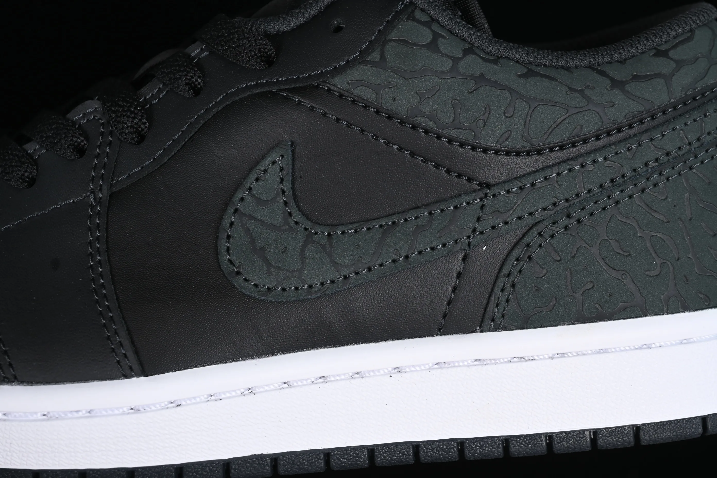 All categories Air Jordan Jordan series basketball shoes Air Jordan 1 Low G version pure original Air Jordan 1 Low AJ1 Joe 1 all black burst pattern low-top cultural casual sneakers FB9907-001